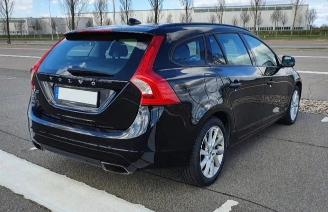 Volvo V60 cena 35900 przebieg: 299000, rok produkcji 2016 z Bochnia małe 497